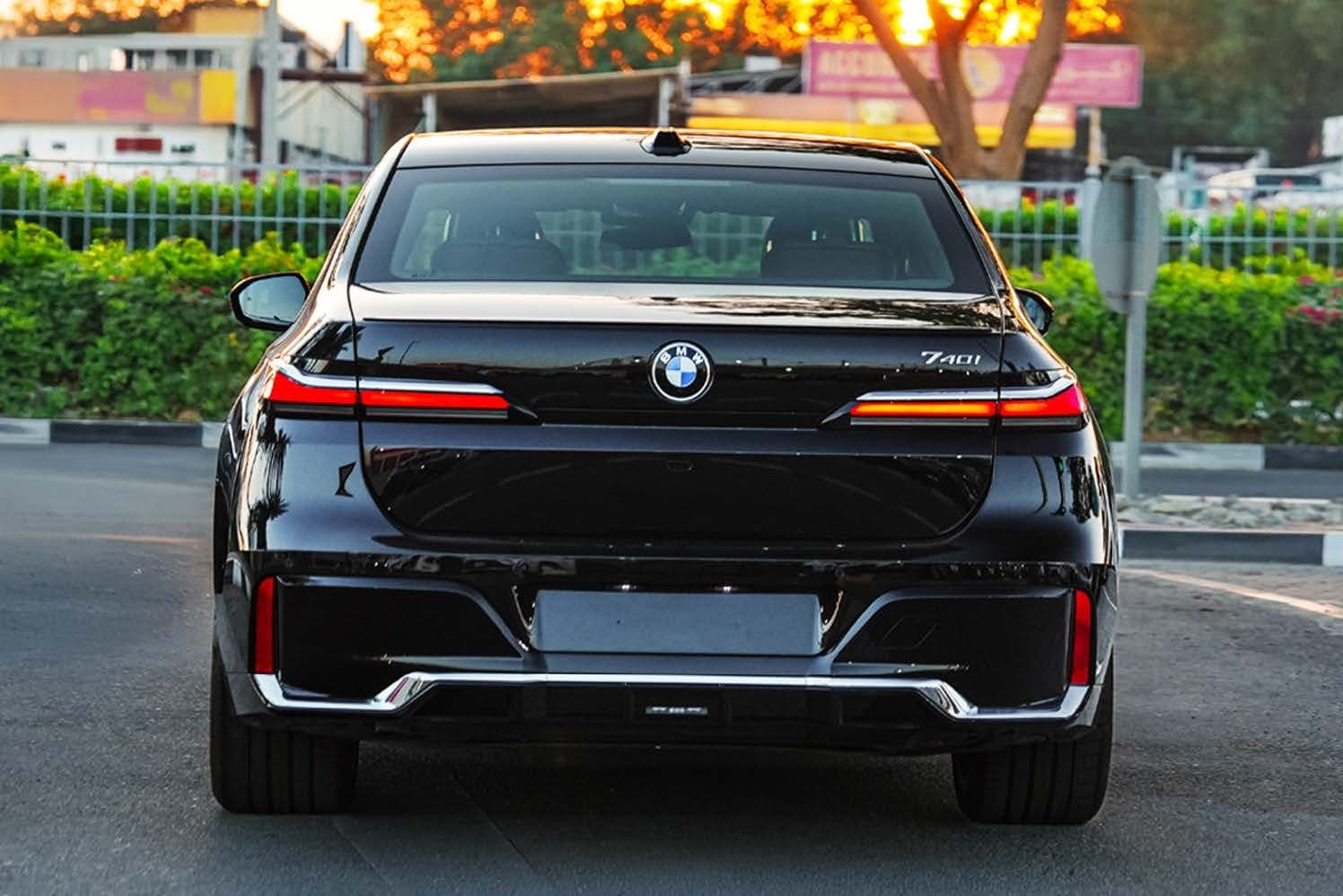 بي إم دبليو 740i (٢٠٢٦) — 2