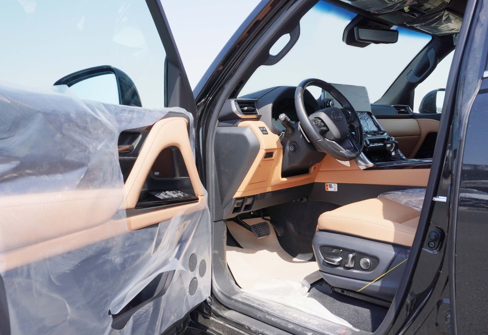 Lexus LX 600 (7 Seats) — 4