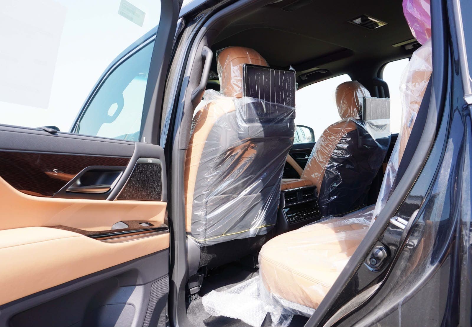 Lexus LX 600 (7 Seats) — 6