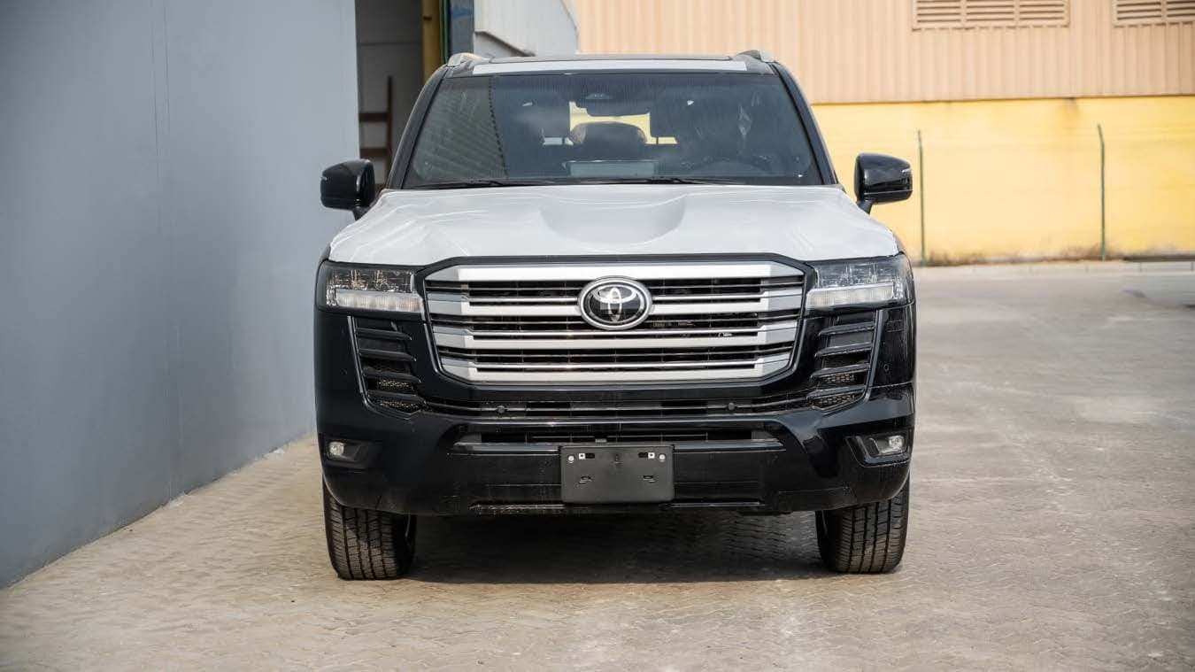 لاندكروزر 300 GXR ٣.٣ل ديزل — 2